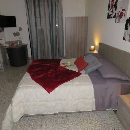 B & B Leti 巴蒂帕利亚 外观 照片